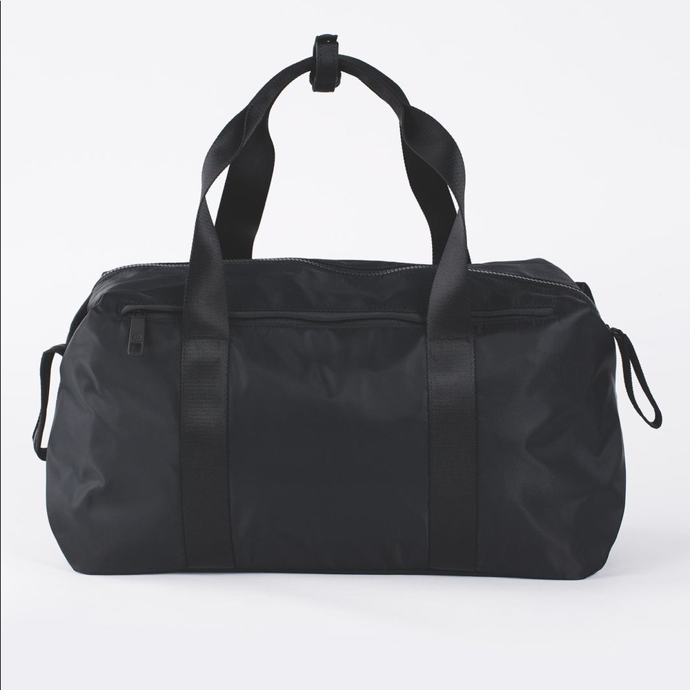 EUC Lululemon Fast Track Duffel gym bag, used once